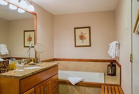 Topnotch Resort