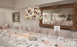 Macdonald Old England Hotel & Spa