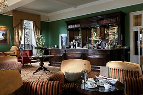 Macdonald Old England Hotel & Spa