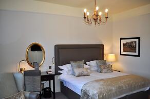 Macdonald Old England Hotel & Spa