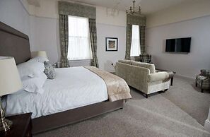 Macdonald Old England Hotel & Spa