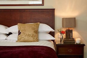 Macdonald Old England Hotel & Spa