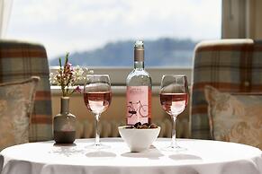 Macdonald Old England Hotel & Spa