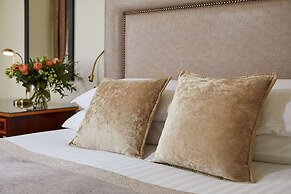 Macdonald Old England Hotel & Spa