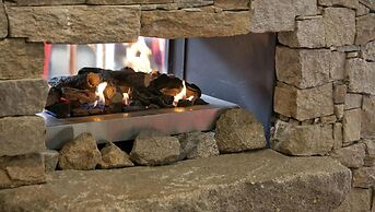 Novotel Lake Crackenback Resort & Spa