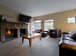 Novotel Lake Crackenback Resort & Spa