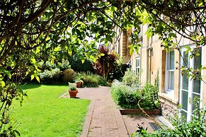 Victoria Square Hotel