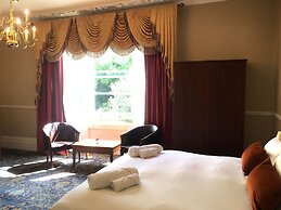 Victoria Square Hotel