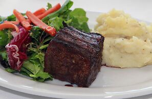 Executive Inn & Suites Embarcadero Cove