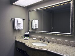 Executive Inn & Suites Embarcadero Cove