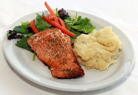 Executive Inn & Suites Embarcadero Cove