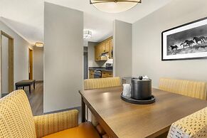 Best Western Plus Country Meadows Inn