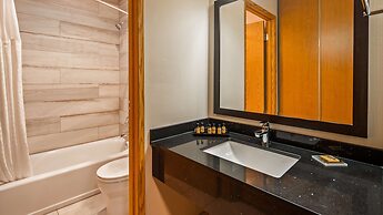 Best Western Plus Country Meadows Inn