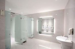 Surabaya Suites Hotel Powered by Archipelago