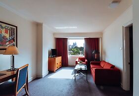 Surabaya Suites Hotel Powered by Archipelago