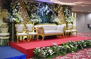 Surabaya Suites Hotel Powered by Archipelago