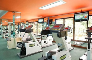 Surabaya Suites Hotel Powered by Archipelago