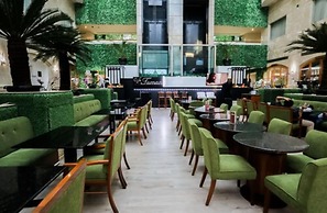 Surabaya Suites Hotel Powered by Archipelago