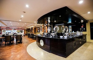 Surabaya Suites Hotel Powered by Archipelago