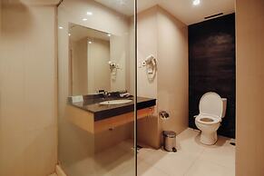 Surabaya Suites Hotel Powered by Archipelago