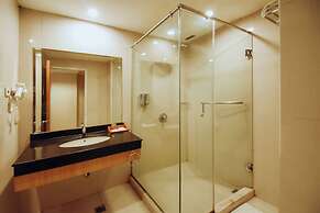 Surabaya Suites Hotel Powered by Archipelago