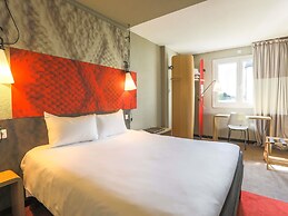 ibis Saint-Étienne - La Terrasse