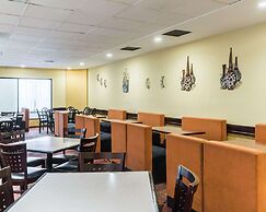 Clarion Hotel Somerset - New Brunswick