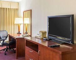 Clarion Hotel Somerset - New Brunswick