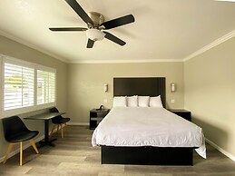 Rockview Inn and Suites