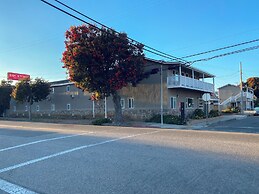 Rockview Inn and Suites