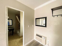 Rockview Inn and Suites