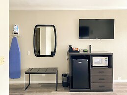 Rockview Inn and Suites