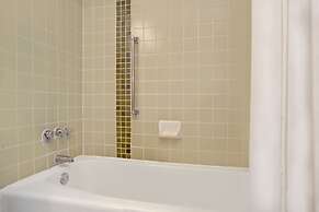 Ramada by Wyndham Reno Hotel and Casino