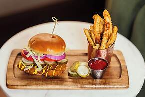 Renaissance Des Moines Savery Hotel