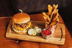 Renaissance Des Moines Savery Hotel