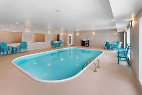 Clarion Pointe Mattoon near University