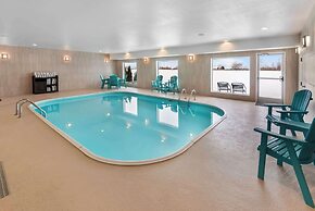 Clarion Pointe Mattoon near University