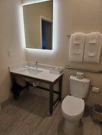 Clarion Pointe Mattoon near University