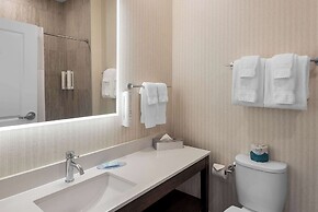 Clarion Pointe Mattoon near University