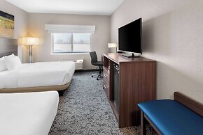 Clarion Pointe Mattoon near University