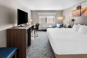 Clarion Pointe Mattoon near University