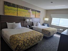 Clarion Pointe Mattoon near University