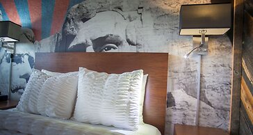The Rushmore Hotel & Suites, BW Premier Collection