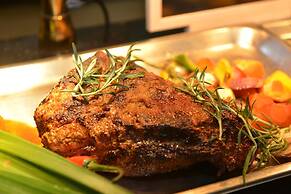 The Garden Hotel Guangzhou - Discover 26 cultural treasures with hotel