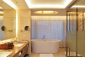 The Garden Hotel Guangzhou - Discover 26 cultural treasures with hotel