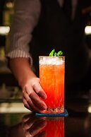 The Garden Hotel Guangzhou - Discover 26 cultural treasures with hotel