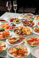 The Garden Hotel Guangzhou - Discover 26 cultural treasures with hotel