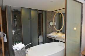 The Garden Hotel Guangzhou - Discover 26 cultural treasures with hotel