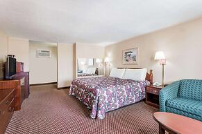 Travelodge by Wyndham Ridgeway Martinsville Area