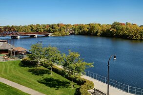 Holiday Inn Peterborough-Waterfront, ON by IHG